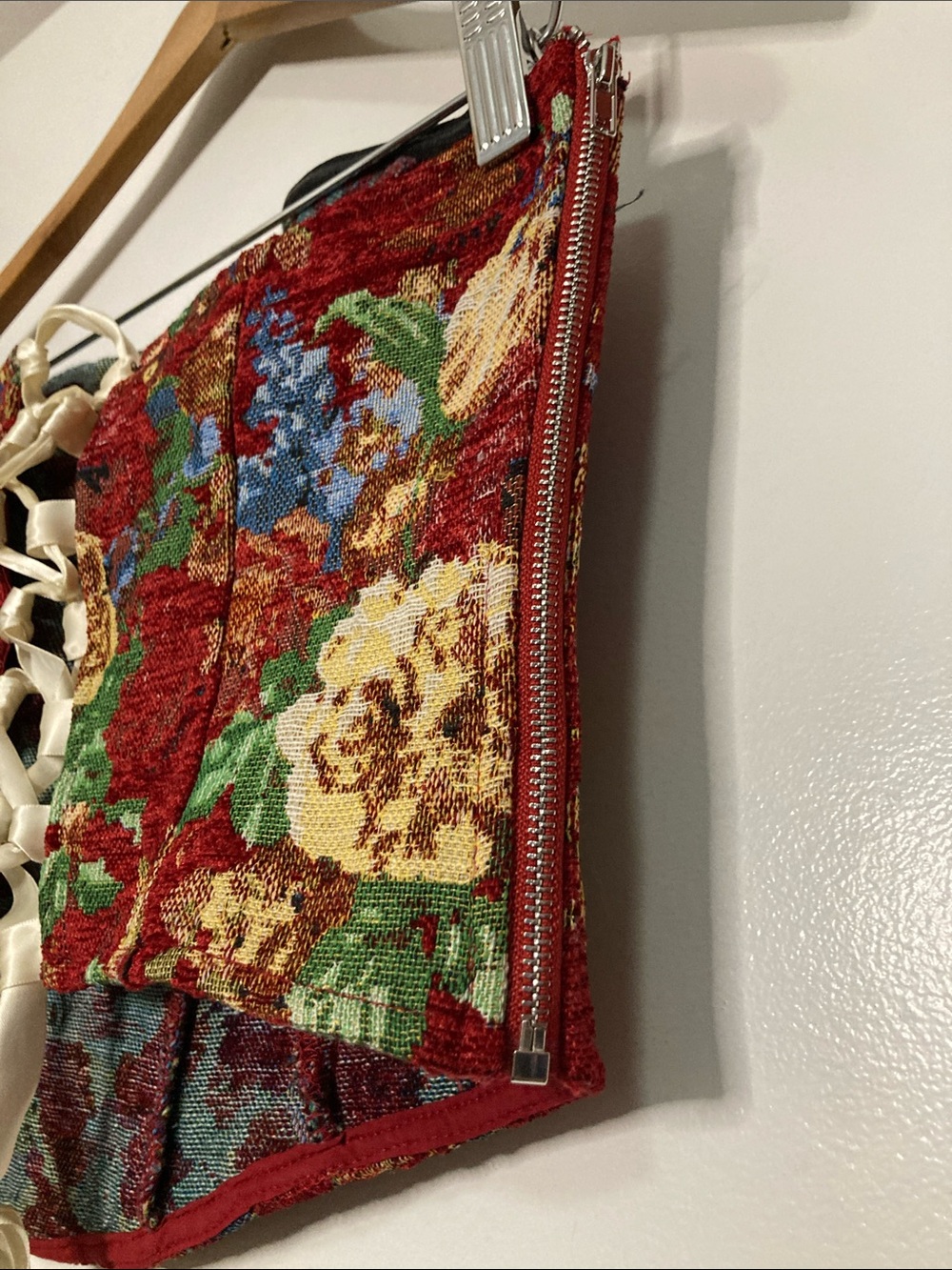 Cider Red Floral Brocade Corset Crop Top - Picture 4 of 6